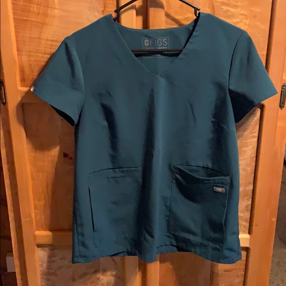 FIGS scrub top Caribbean blue